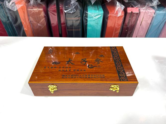 雕琢时光，醞酿尊贵 木制包装如何为酒类经营注入艺术灵魂